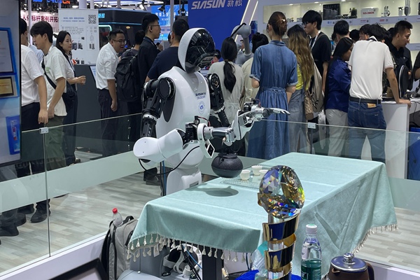 FF鍙戝竷涓夋�炬満鍣ㄤ汉锛屽叏灏哄�镐汉褰㈡満鍣ㄤ汉瀹氫环3.5涓囩編鍏�