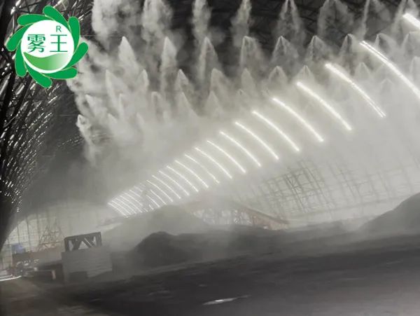 霧鎖揚塵守護藍天：喜上喜水泥廠料棚噴霧降塵系統為環保添力